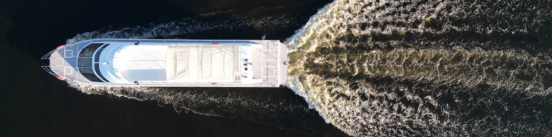 Bote de pasajeros monohull