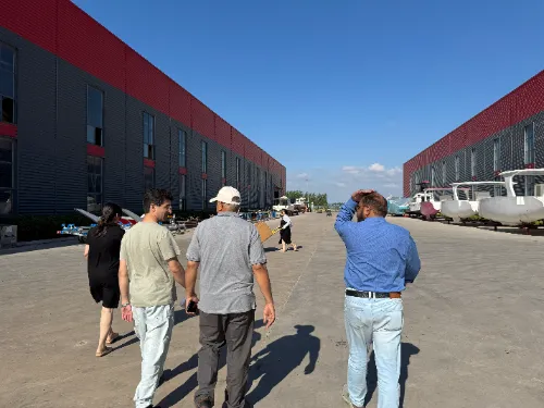 LAWADA® recibe socios paquistaníes para visitas a la fábrica y comunicación empresarial